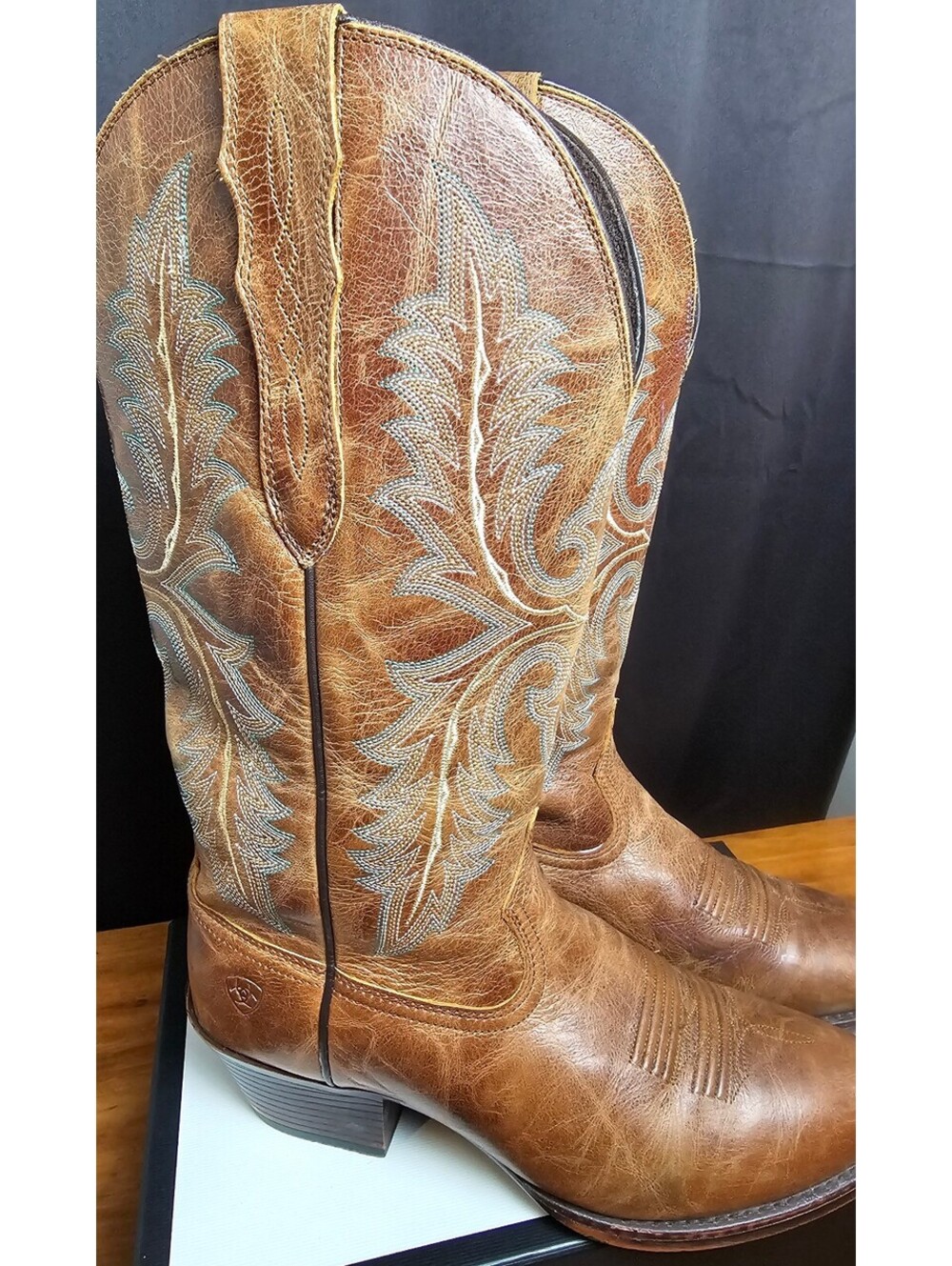 Cowboy Boots Tan Womens 9 Western with Embroidered